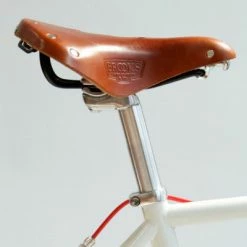 Selle Vélo Cuir Brooks B17 Standard Classic Pour Homme -Freinage Soldes selle velo cuir brooks b17 standard classic pour homme full 4